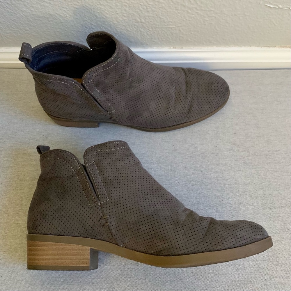 Universal Thread Slip-On Grey Microsuede Ankle Boots, 8.5